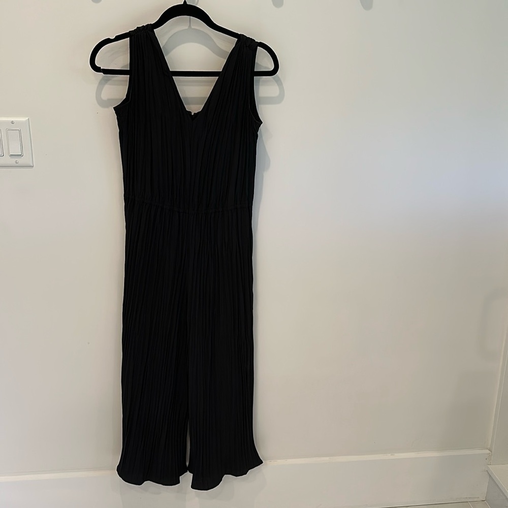 Vince black jumpsuit in crinkle silky material size M